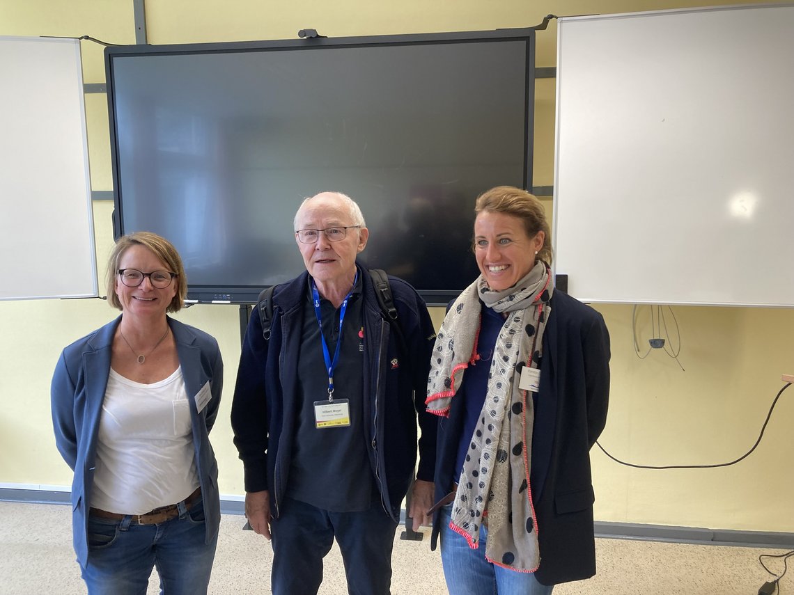 Hilbert Meyer mit Kerstin Günter und Ilka Wegner